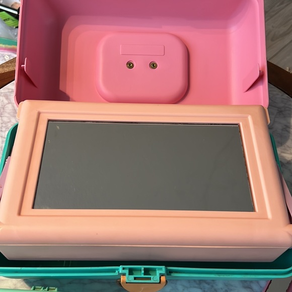 Vintage Caboodles set of 3 make-up case, travel case and RARE! lip gloss holder - Picture 8 of 17